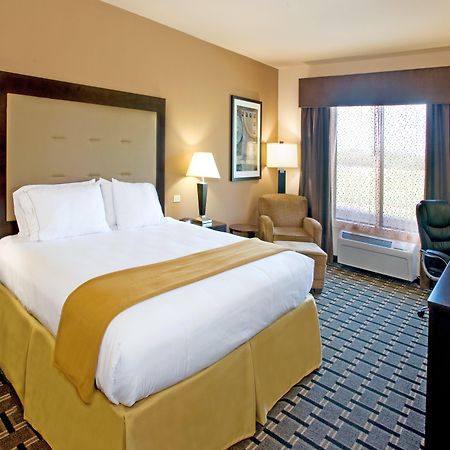 Holiday Inn Express And Suites Beeville By Ihg Rum bild