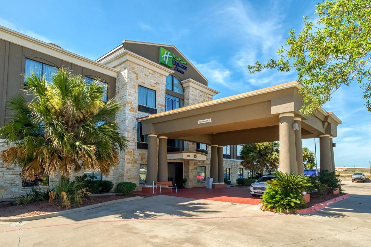 Holiday Inn Express And Suites Beeville By Ihg Exteriör bild
