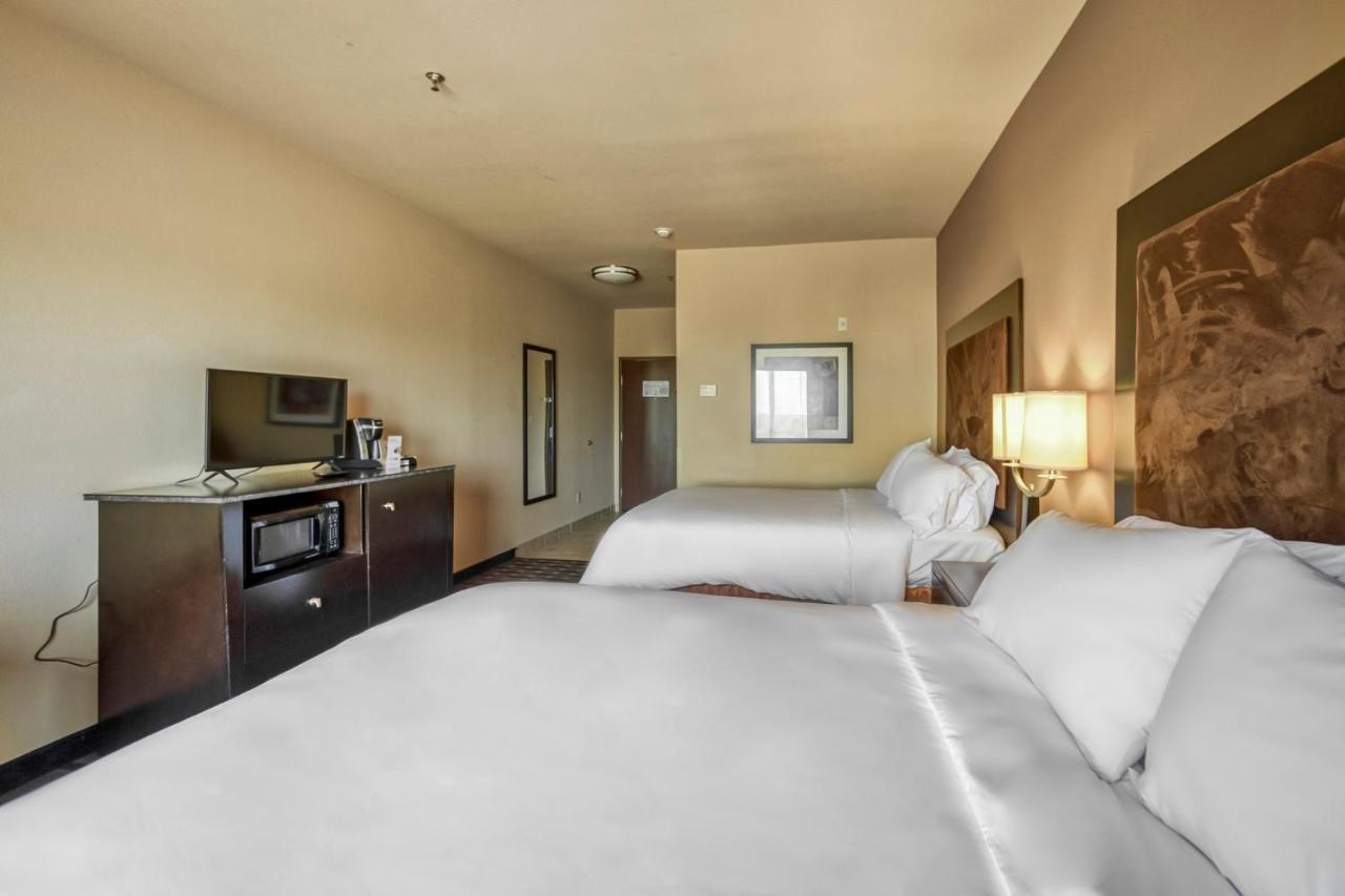 Holiday Inn Express And Suites Beeville By Ihg Exteriör bild