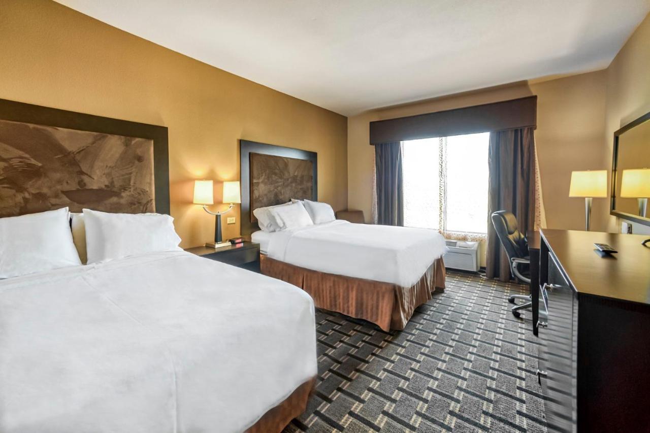 Holiday Inn Express And Suites Beeville By Ihg Exteriör bild