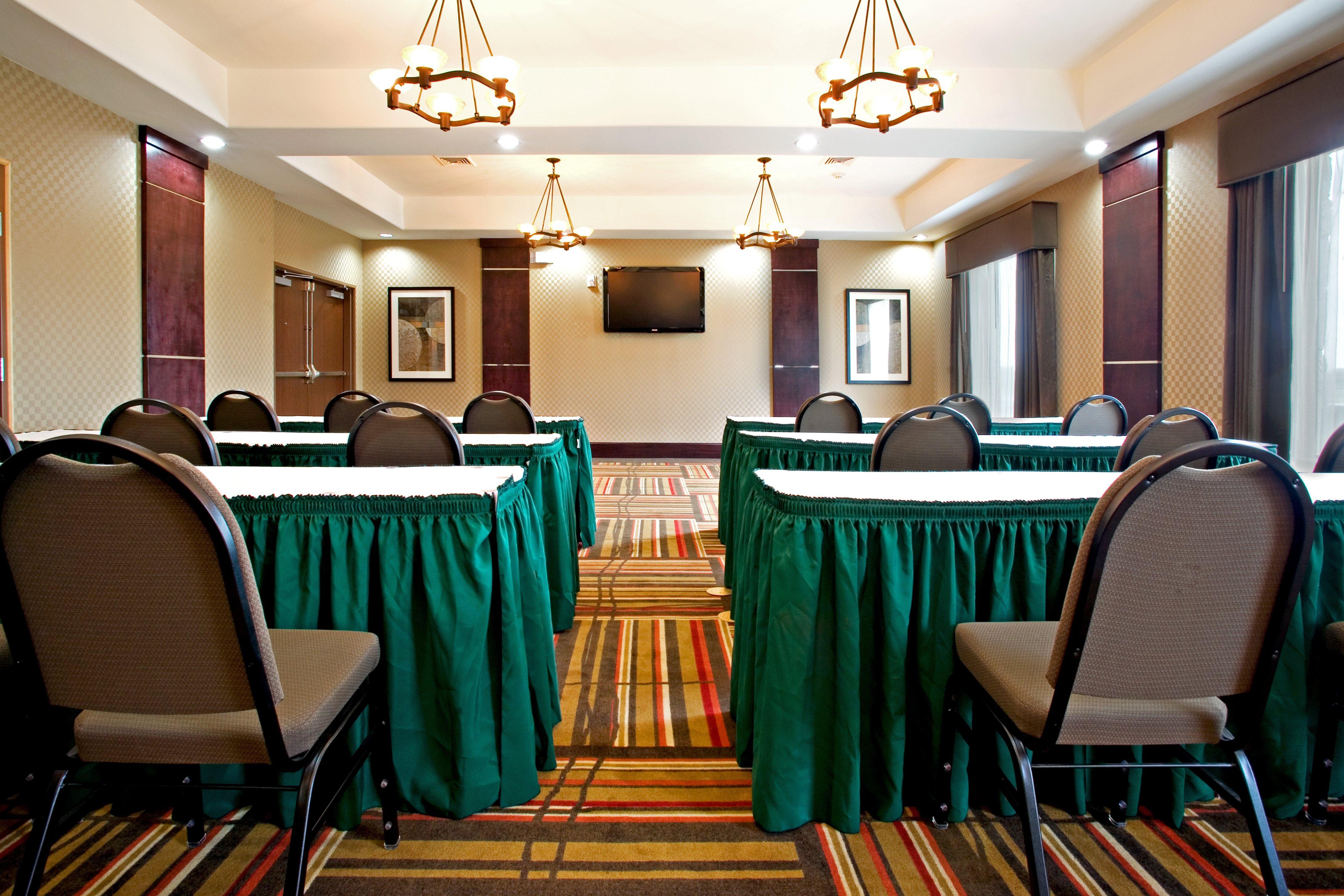 Holiday Inn Express And Suites Beeville By Ihg Exteriör bild